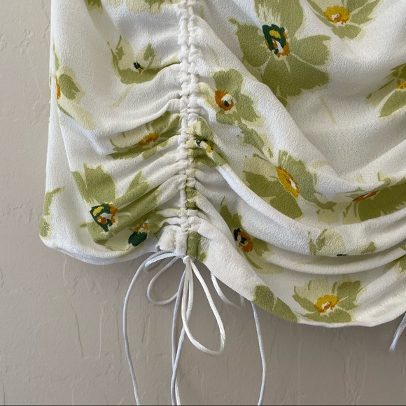 Verge Girl White Floral Mini Skirt With Ruching - Picture 6 of 8